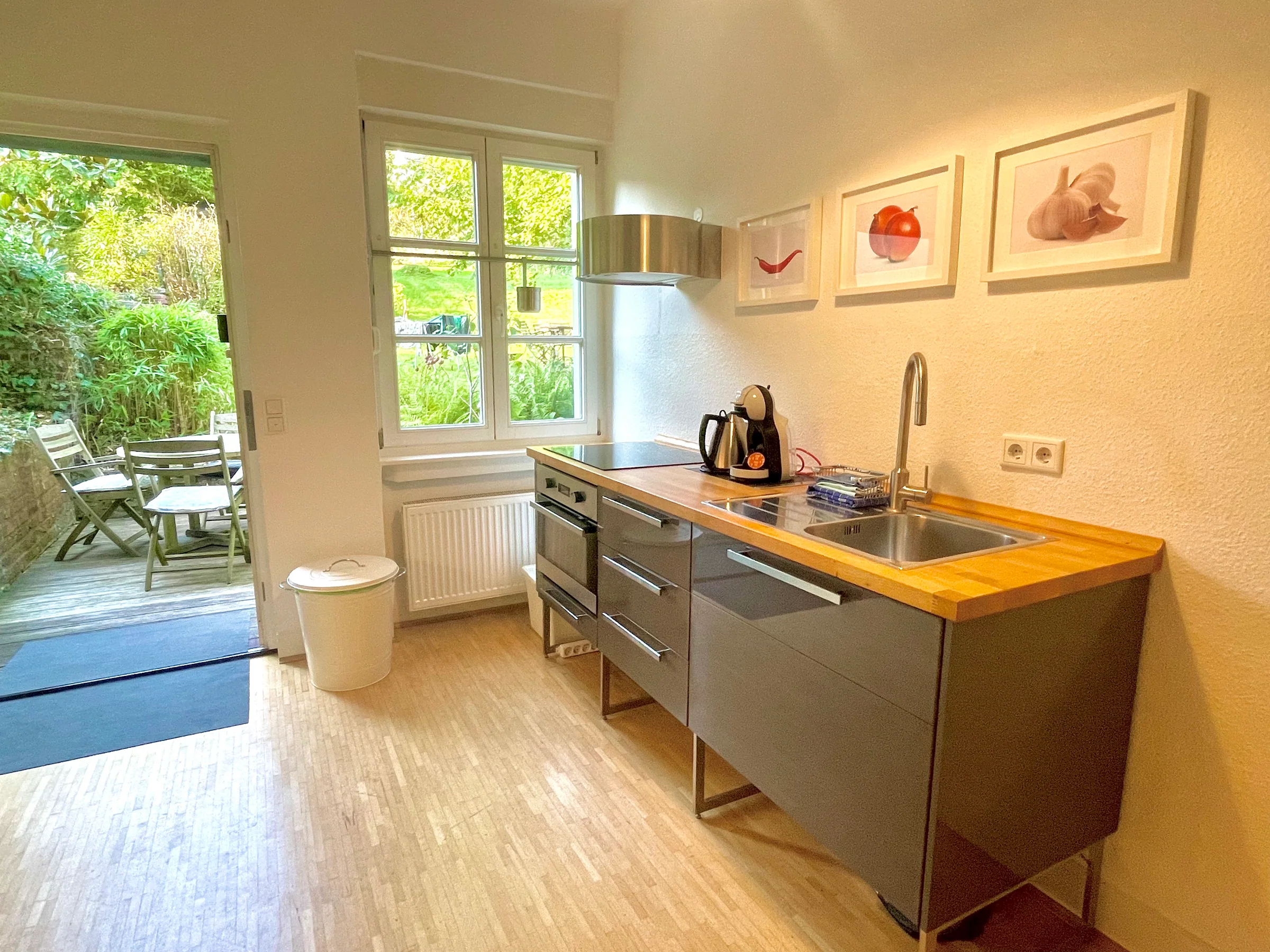 Eigene Küche mit Terrassenzugang